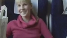 Грудастая блондинка в поезде
